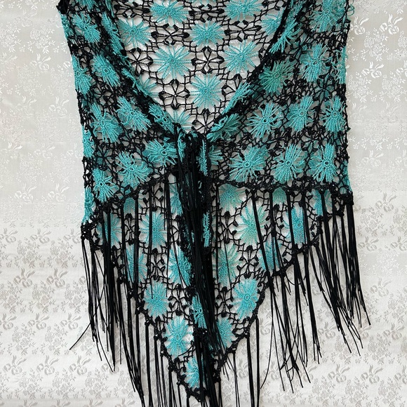 CROCHET SHAWL /HIP SCARF with BEAD details - Picture 2 of 8